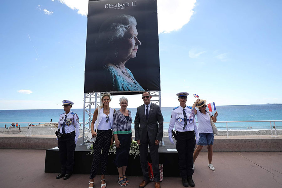 Corps Consulaire présent à  l’hommage à la Reine Elizabeth II par la Ville de Nice